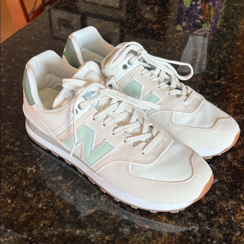 Women’s New Balance 574 sneakers
